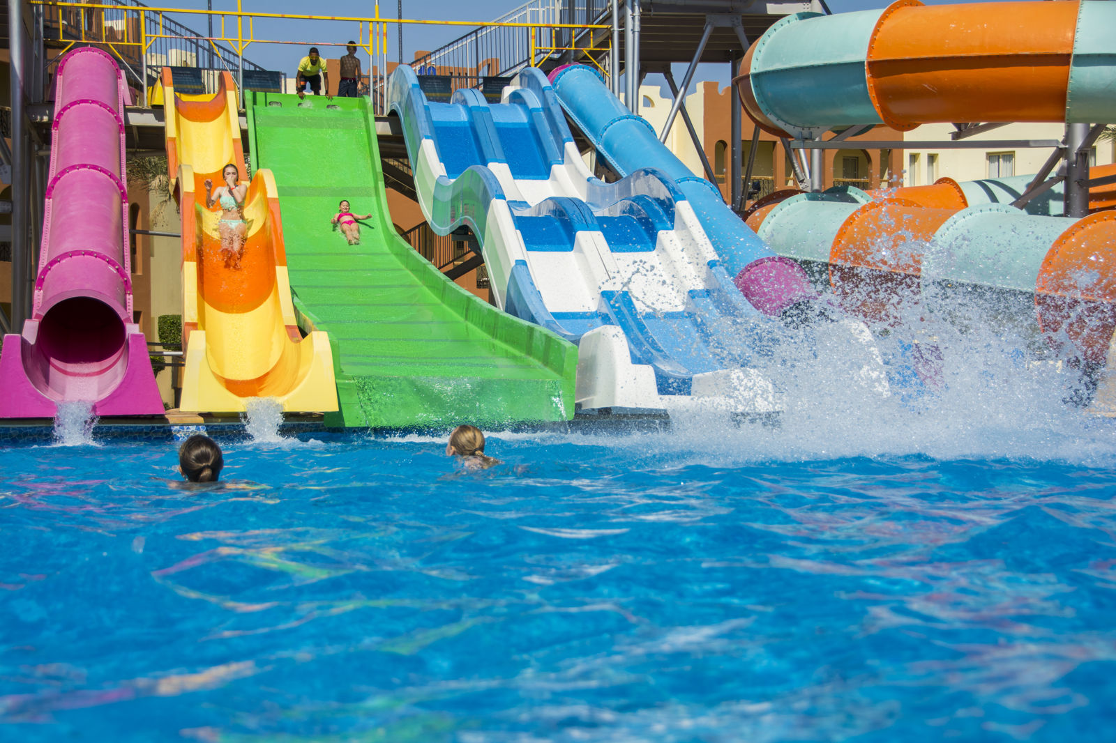 Waterpark met glijbanen bij een familievriendelijk all inclusive resort in Egypte